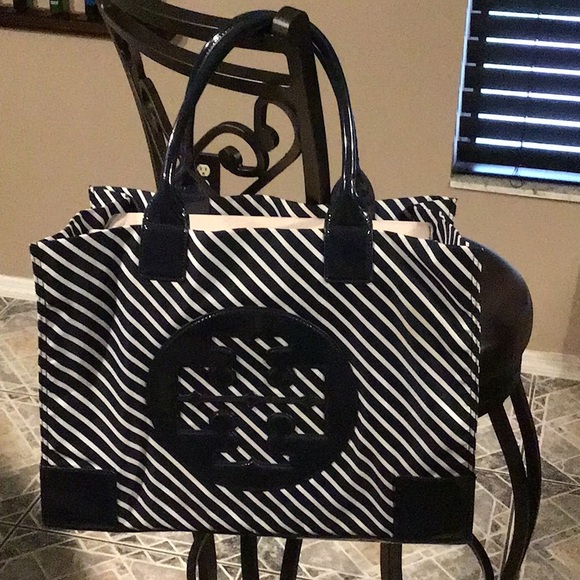 Tory Burch Handbags - Tory Burch Hand Bag